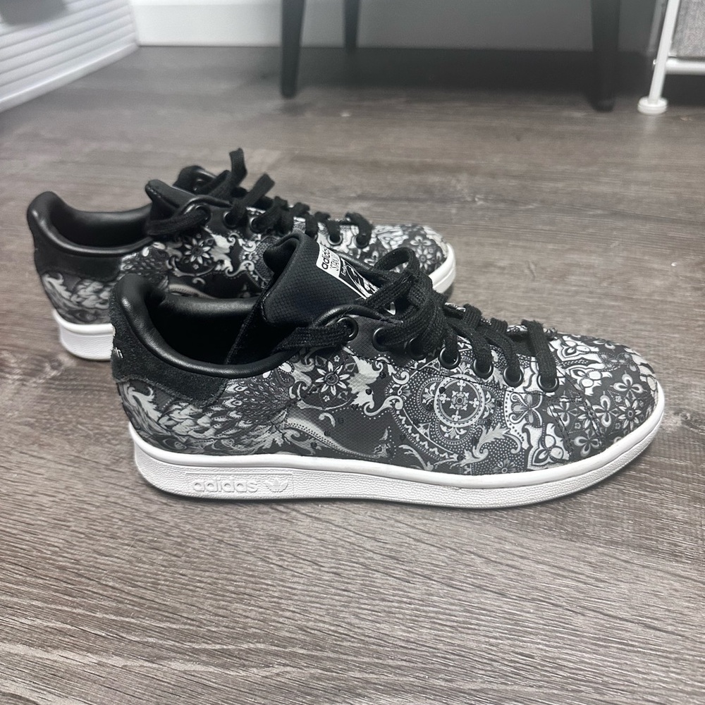 adidas Stan Smith Black and White lace tattoo Print Sneakers - Picture 4 of 9